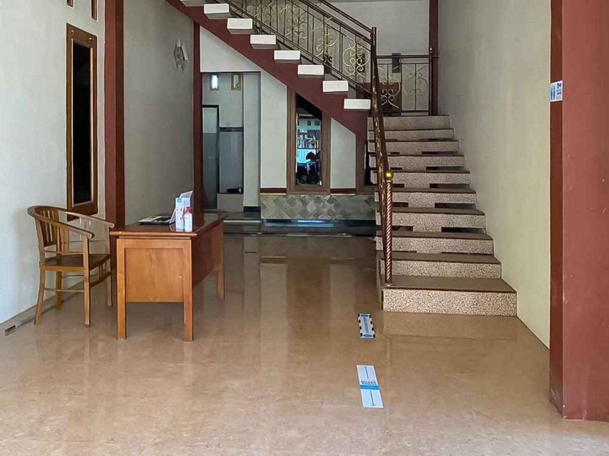 Palace Syariah Homestay Redpartner Banyuwangi (East Java) Exterior foto