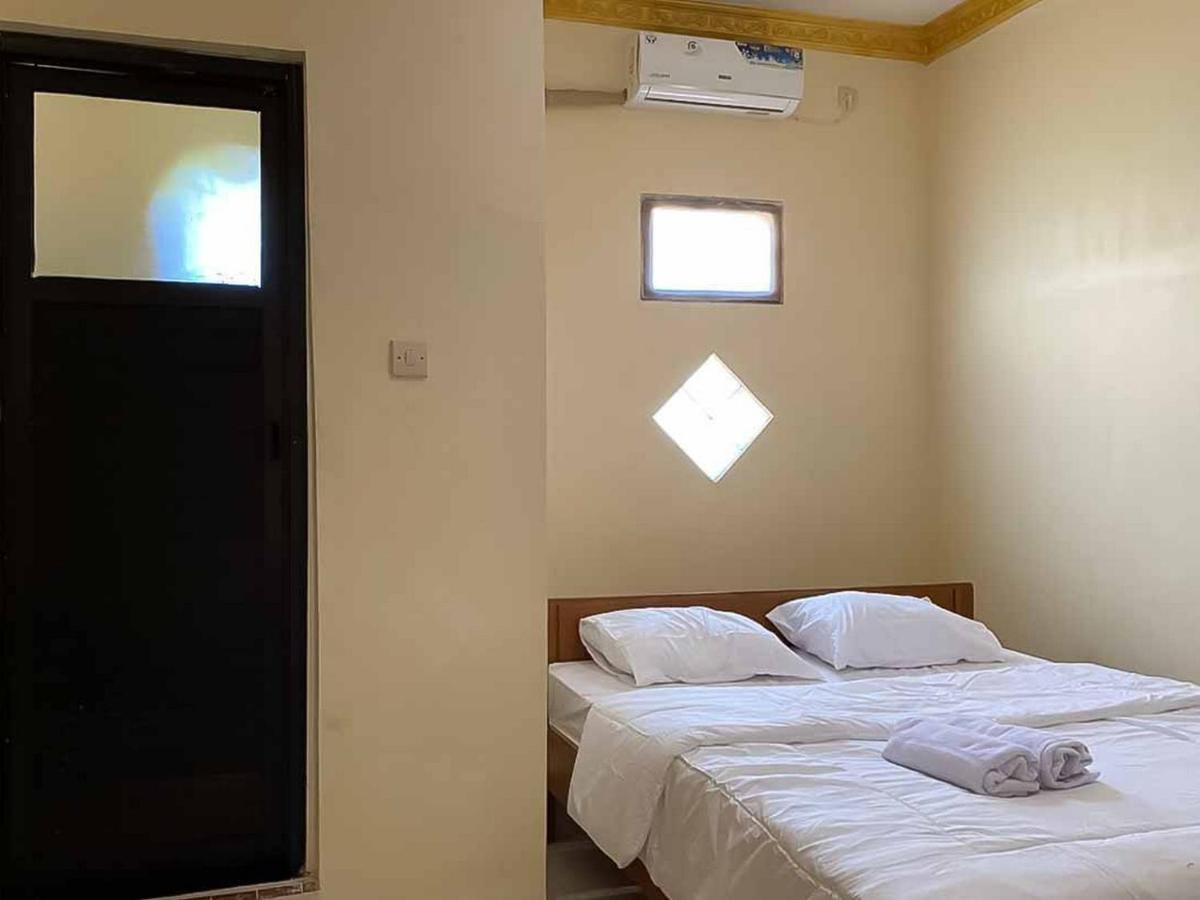 Palace Syariah Homestay Redpartner Banyuwangi (East Java) Exterior foto